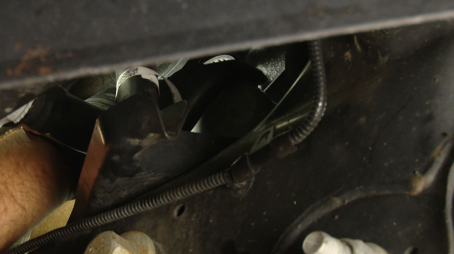 Unscrewing oil filter