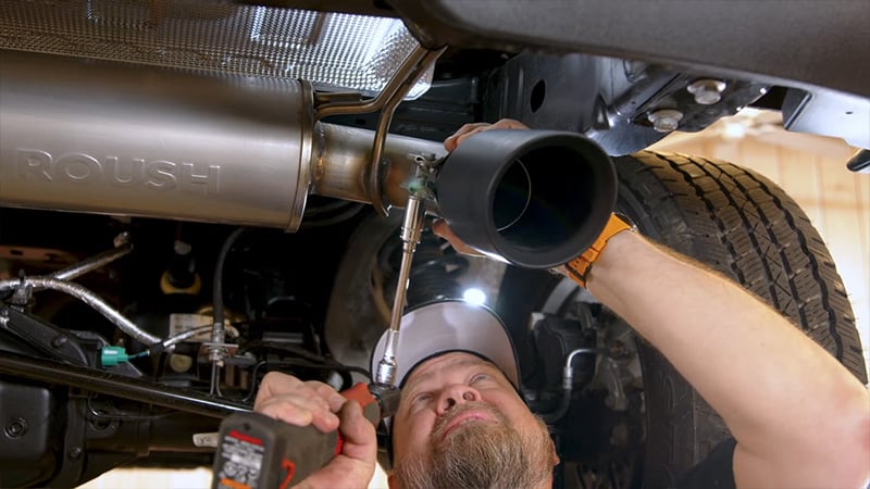 Installing Roush exhaust tip on the 6th gen Bronco
