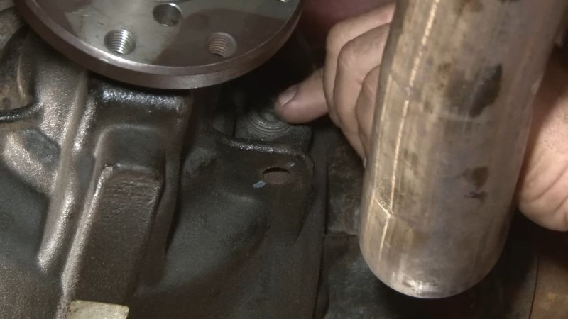 Removing the Fill Plug From a Mustang Differential