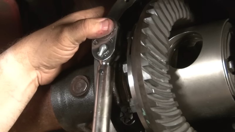 Reinstalling End Caps On a Mustang Differential